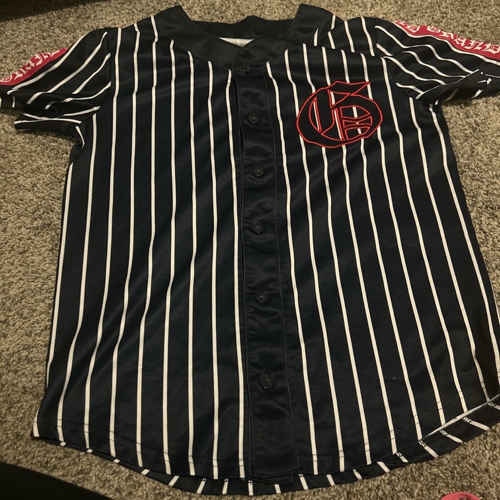 Button - up - Picture 2 of 2